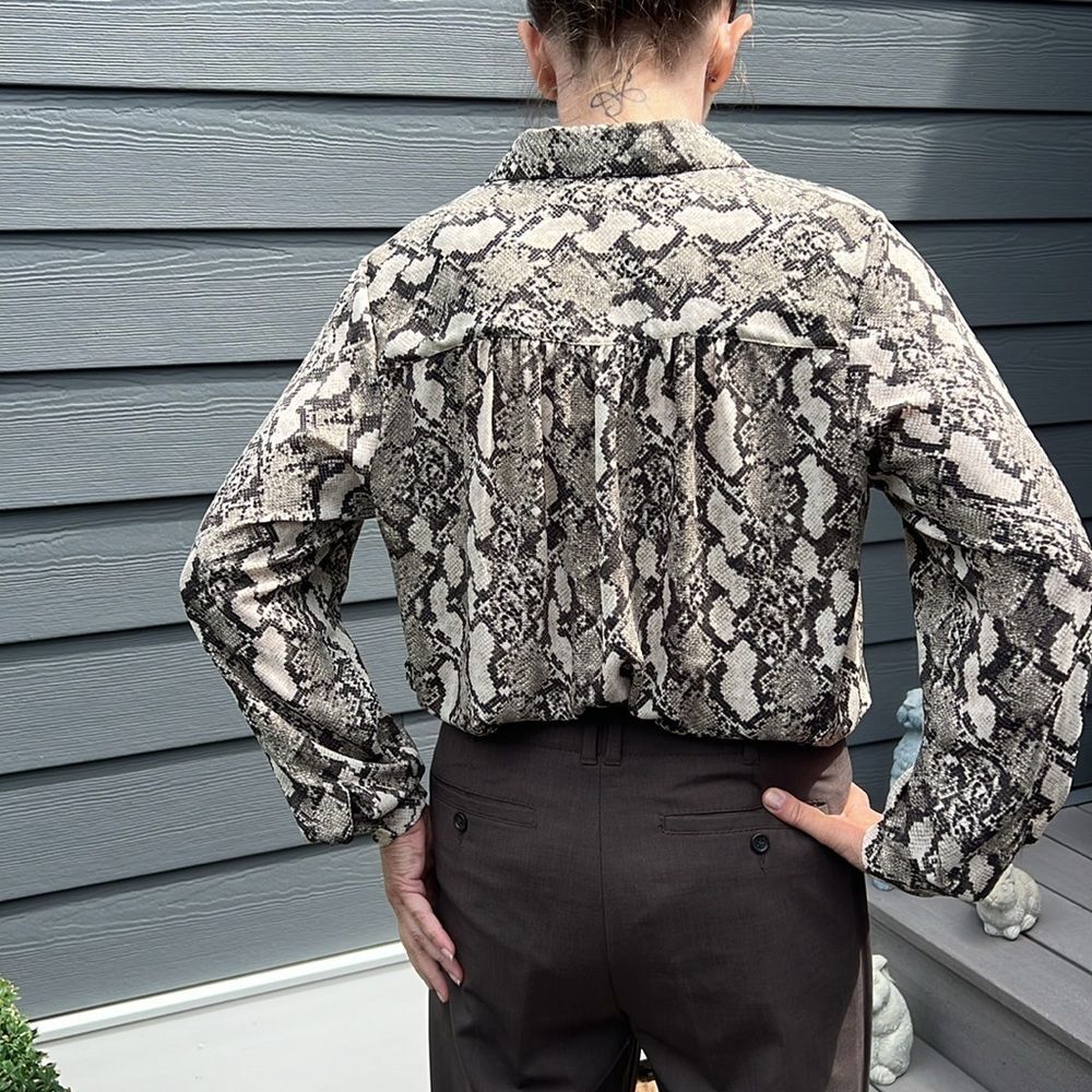 H & M python print button up blouse size 12 - Picture 3 of 13